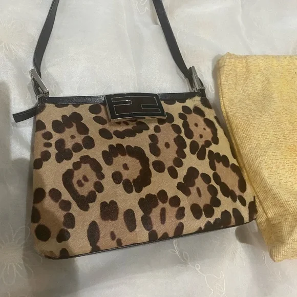 Fendy handbag - Picture 4 of 14